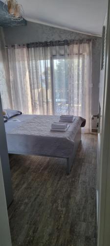 Apartment with Sea View image 10