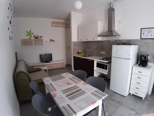  CASA ALEXSA Intero appartamento o CAMERA ALEXSA Camera matrimoniale con patio in Tortolì
