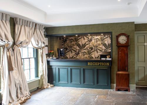 Empfangshalle, Bush Hotel Farnham in Farnham