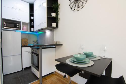 One-Bedroom Apartment image 10