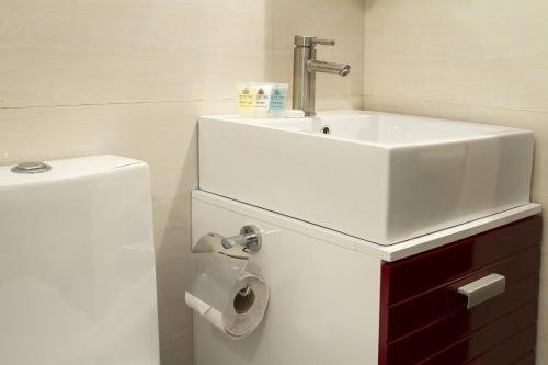 Deluxe Double Room image 1