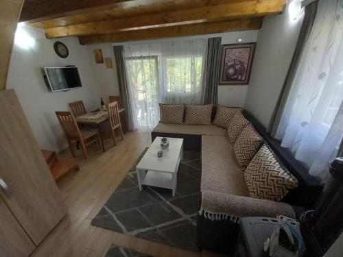 Apartman Stević (Apartman Stevic) in ปลูชิเน