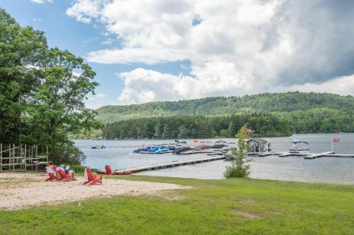 A205- One bedroom lake view suite kitchenette & private balcony! - image 5