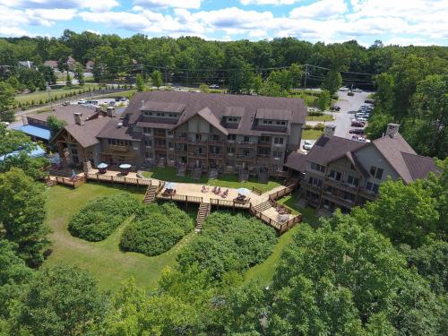 A211 - One Bedroom Lakefront Suite with Private Bedroom! - image 13