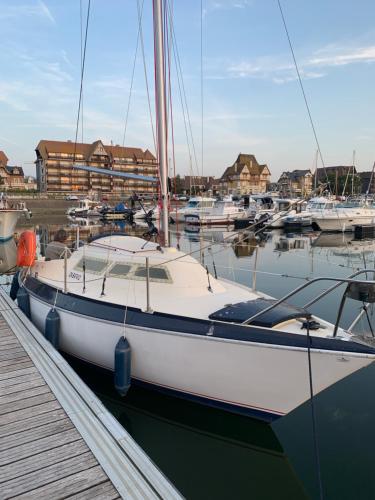 Madi au fil de l'eau à Deauville - Hôtel - Deauville