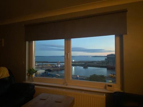 Burnt Island 2 bed apartment with stunning views in Бернтісленд
