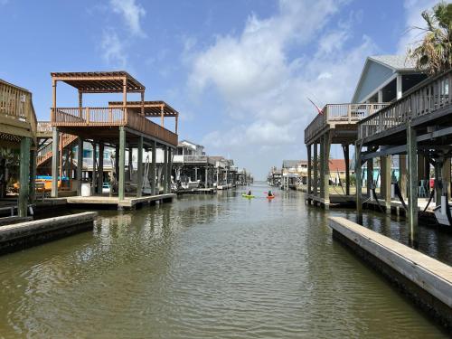 Huge Tiki Crows Nest with 360 Panoramic Views of Gulf Bay Beach and Bridge - image 12