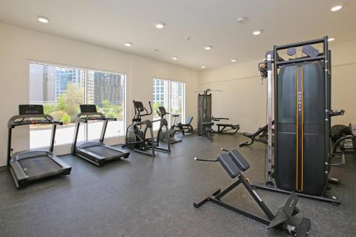 Allsopp & Allsopp - 1-Bedroom Apartment in AG Tower Business Bay - image 12
