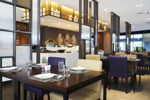 Food and beverages, Nine Tree Premier Hotel Myeong dong 2 in Seoul