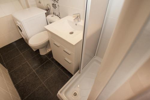 Atelier 1 Apartment - image 6