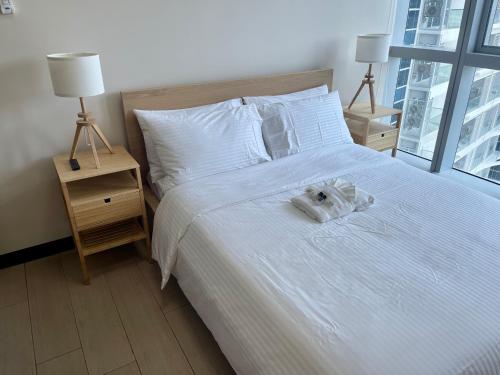Bright 2-bedroom condo with pool in BGC Uptown, Manila (fotografie 10)