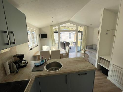 keittiö, Beach Chalet- Sauna inklusive Kinder und Hunde Willkommen in Haffkrug