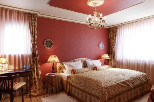 1 queen bed