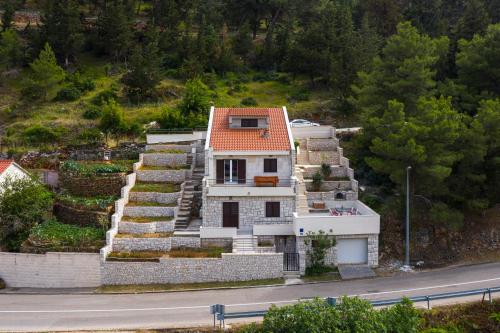 White Stone House in Praznica