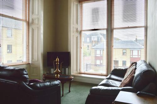 Period Flat With Parking and Arthur's Seat Views