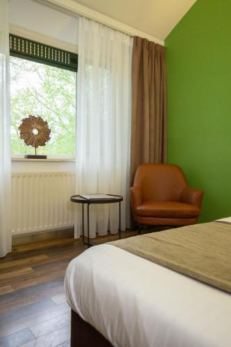 50|50 Hotel Belmont - image 3