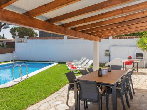 Villa Neus by Interhome 2