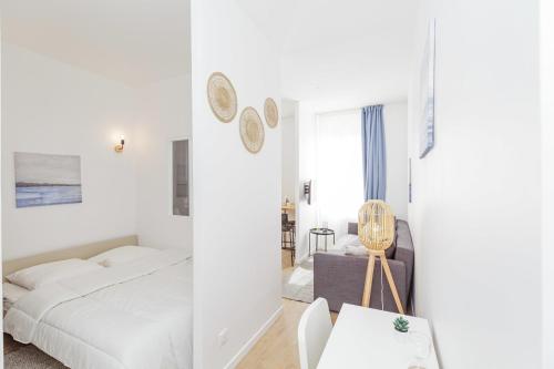 Nice 23 M Bright And Renovated Courtyard Side, Parigi