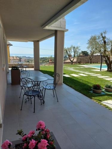 Triple Room with Pool View