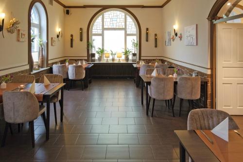 餐廳, 荷斯坦霍夫餐廳公寓 (Hotel-Restaurant Holsteiner Hof) in 格斯塔特