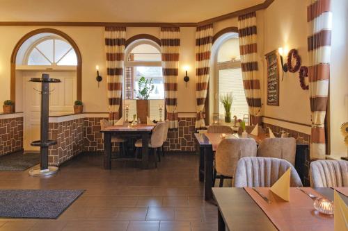 餐廳, 荷斯坦霍夫餐廳公寓 (Hotel-Restaurant Holsteiner Hof) in 格斯塔特