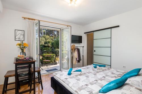 Apartment Alpha and Studio Simba