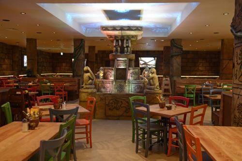Restaurant, Chessington Hotel in Greater London South West