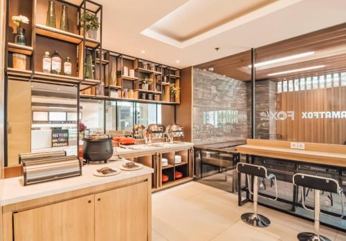 Restaurant, FOX Lite Grogol Jakarta in Grogol