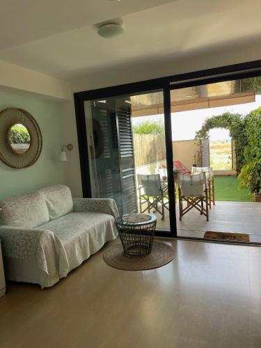 Beach flat with garden, Castelldefels (photo 6)