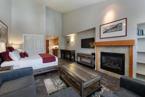 Premium Unit 4667 - Studio - Fraser Crossing Founders Pointe condo image