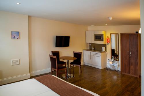 room detail thumbnail 0