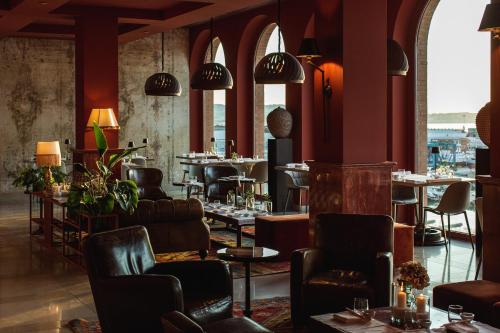 SeePort Hotel