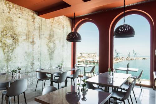 SeePort Hotel