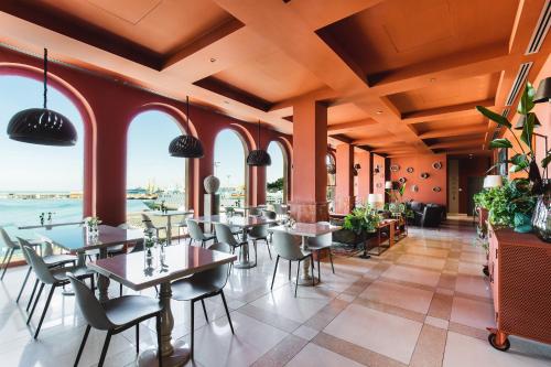 SeePort Hotel