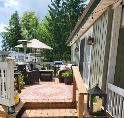 . The Lakefront Cottage on Big Pine Island