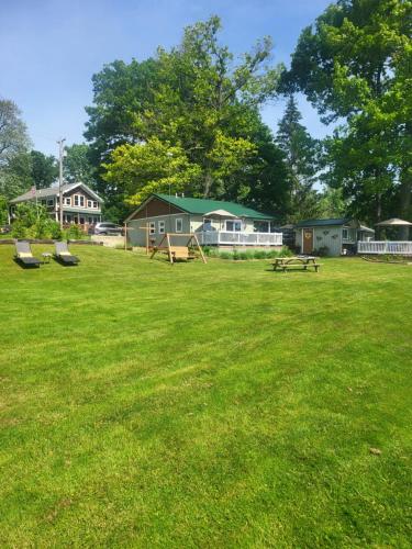 The Lakefront Cottage on Big Pine Island