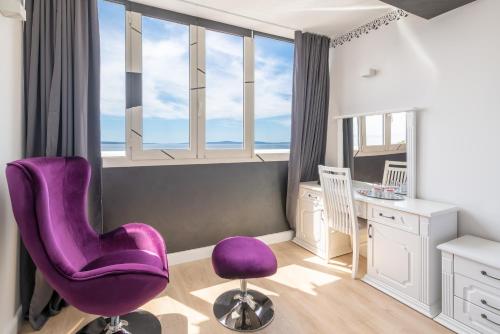 Deluxe Double Room with Sea View image 8