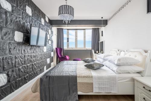 Deluxe Double Room with Sea View image 5