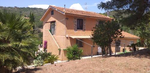 DIMORA IL CAMALEONTE apartments in nature with pool