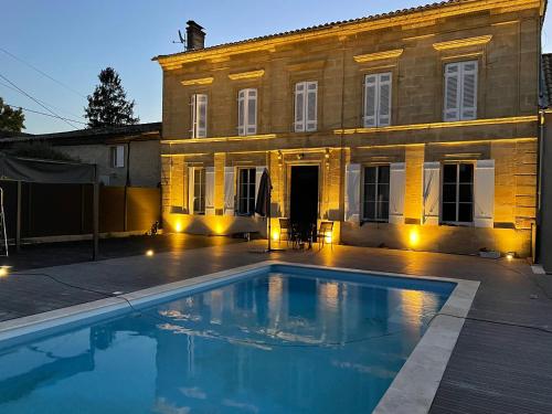 Allee des Roses in Saint-Philippe-d'Aiguille