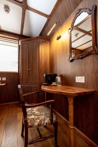 Limehouse Library Hotel - image 7