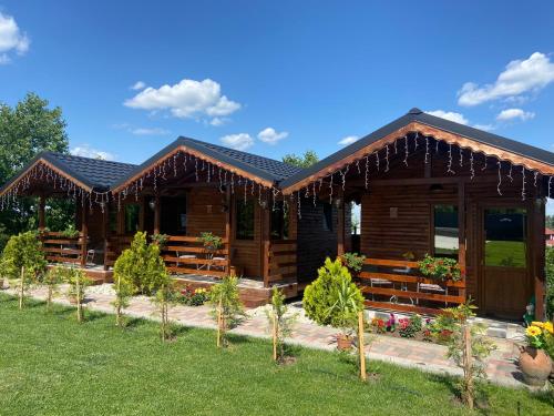 Grădina de Vară “La Cristian” Grădina de Vară “La Cristian”