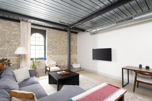 Flexhome Brewery District 2BR Apt M11 in Milwaukee, USA