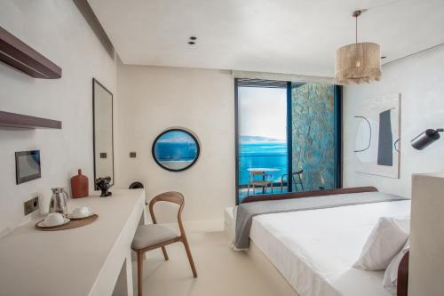 Deluxe Double Room with Balcony and Sea View