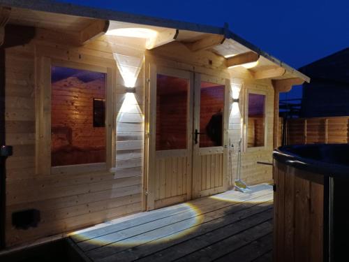 Norwell view farm glamping with hot tubs in Norton St Philip