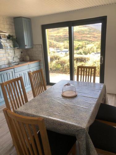 Entire Cottage The Nest, Omeath near Carlingford in Ballymascanlan