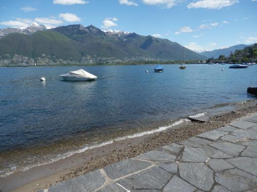 plaža, Schöne Ferienwohnung 36 ViraLago mit Privatstrand (Schone Ferienwohnung 36 ViraLago mit Privatstrand) in Vira