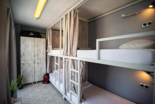 Bedway Athens Hostel Room Type - Bed in 4-Bed Mixed Dormitory Room