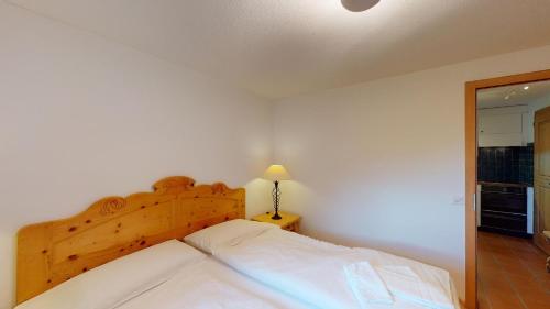 Apartment with Terrace image 8