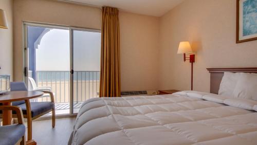 Guestroom, Ocean 1 Hotel & Suites Ocean City in Ocean City (MD)